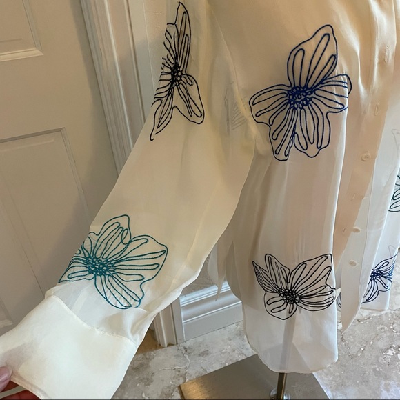 Due Per Due Embroidered large flower silk long sleeve blouse - Picture 3 of 7